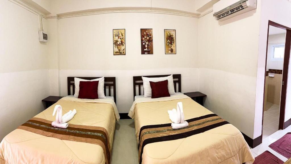 Rueangrat Hotel Ranong Extérieur photo