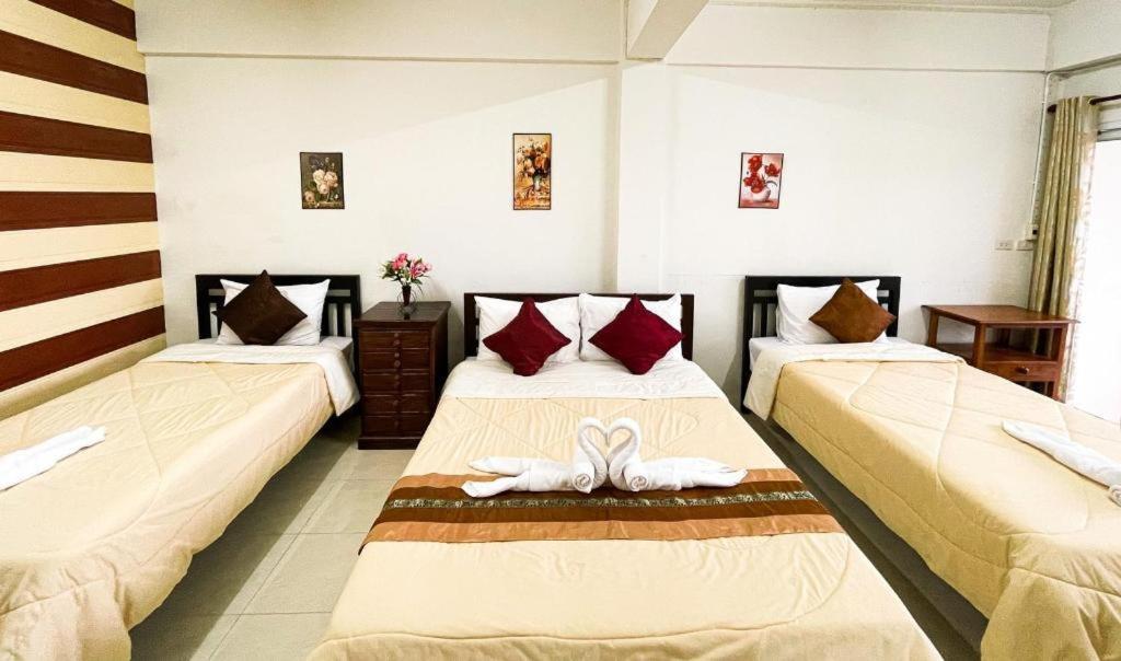 Rueangrat Hotel Ranong Extérieur photo