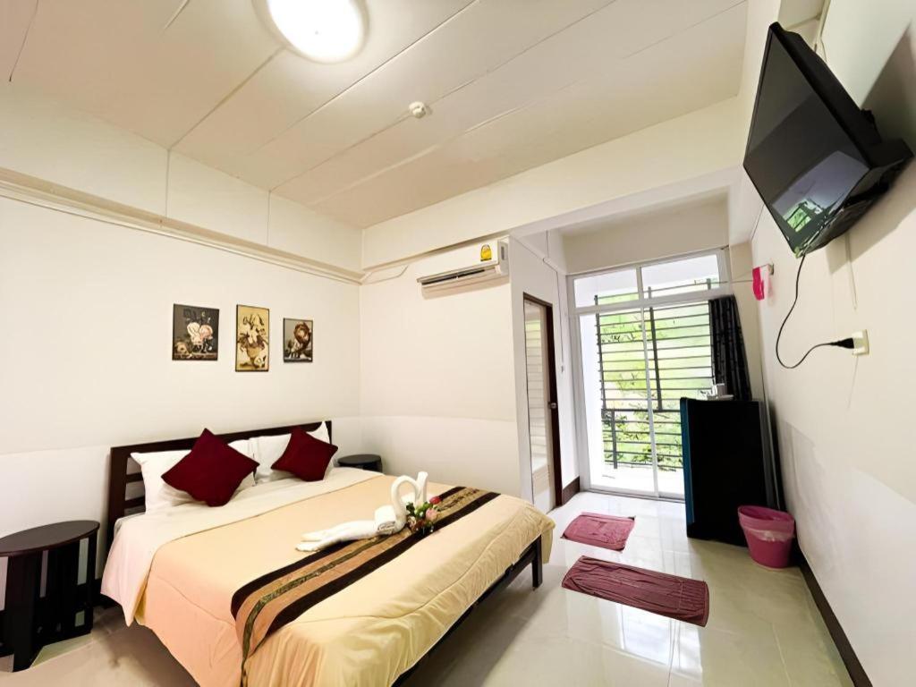 Rueangrat Hotel Ranong Extérieur photo